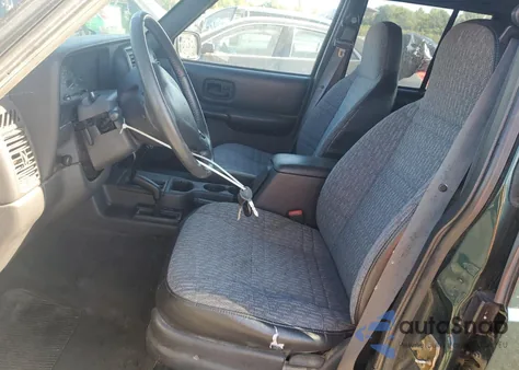 2001 Jeep Cherokee Sport from USA, damaged, VIN 1J4FF48S01L522966